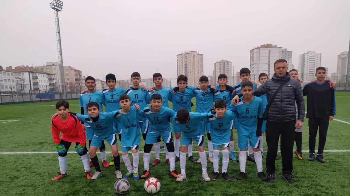 Kayseri'de okullar arası yıldızlar futbol turnuvasında son 4 takım arasına kaldık