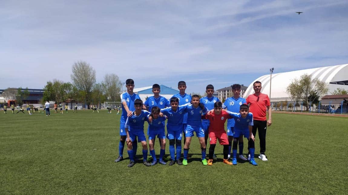 Okul Futbol Takımımız İç Anadolu Bölge Finallerinde Play-off maçına çıkmaya hak kazandı